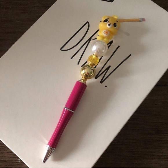 The Care Bears: Superstar Bear handmade beaded pen - Picture 2 of 3